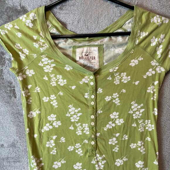 Y2K‎ Hollister Baby Tee Green Floral Button-Up Cap Sleeve Top Size Small - Picture 2 of 6